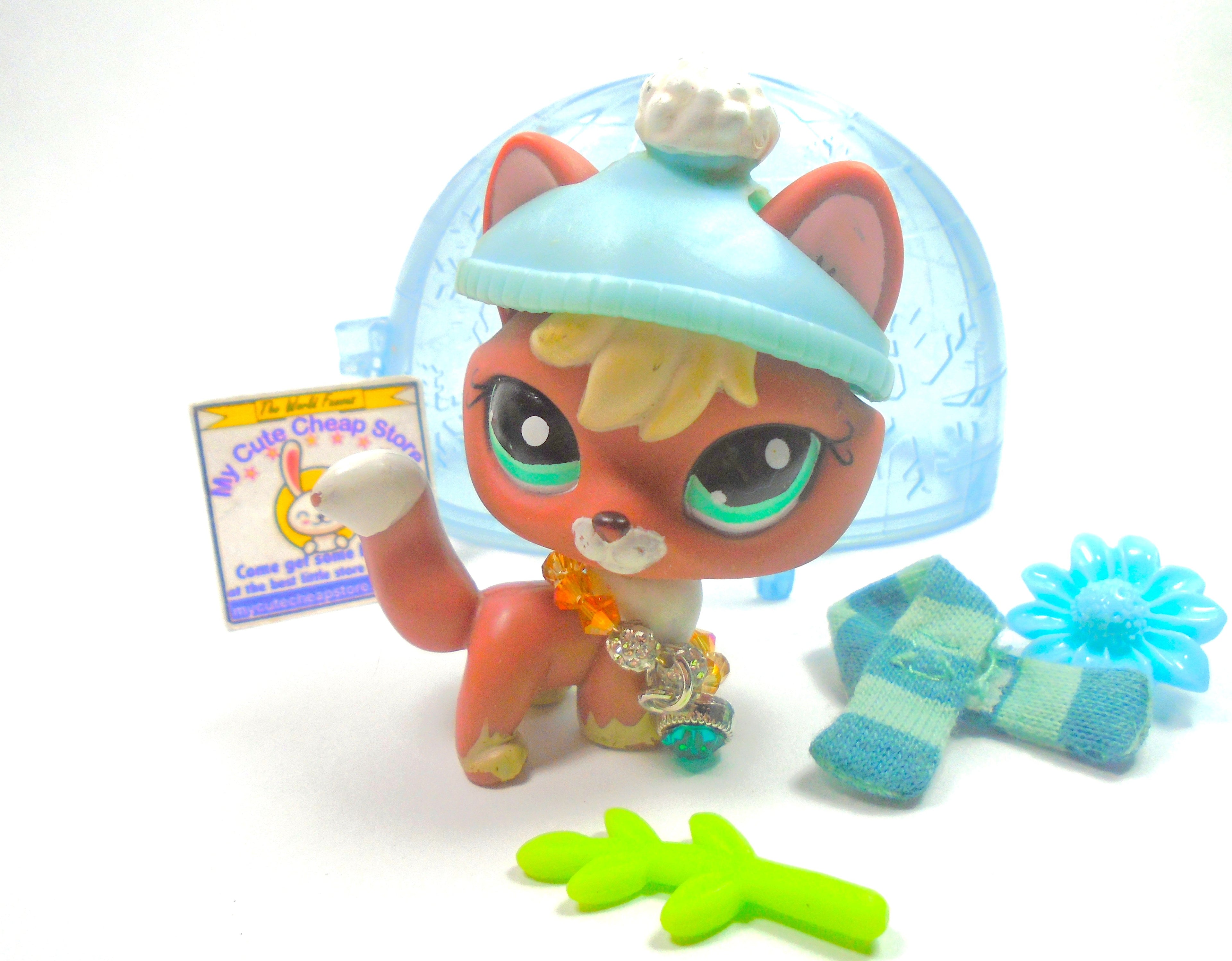 Littlest Pet Shop cat #1521 with accessories